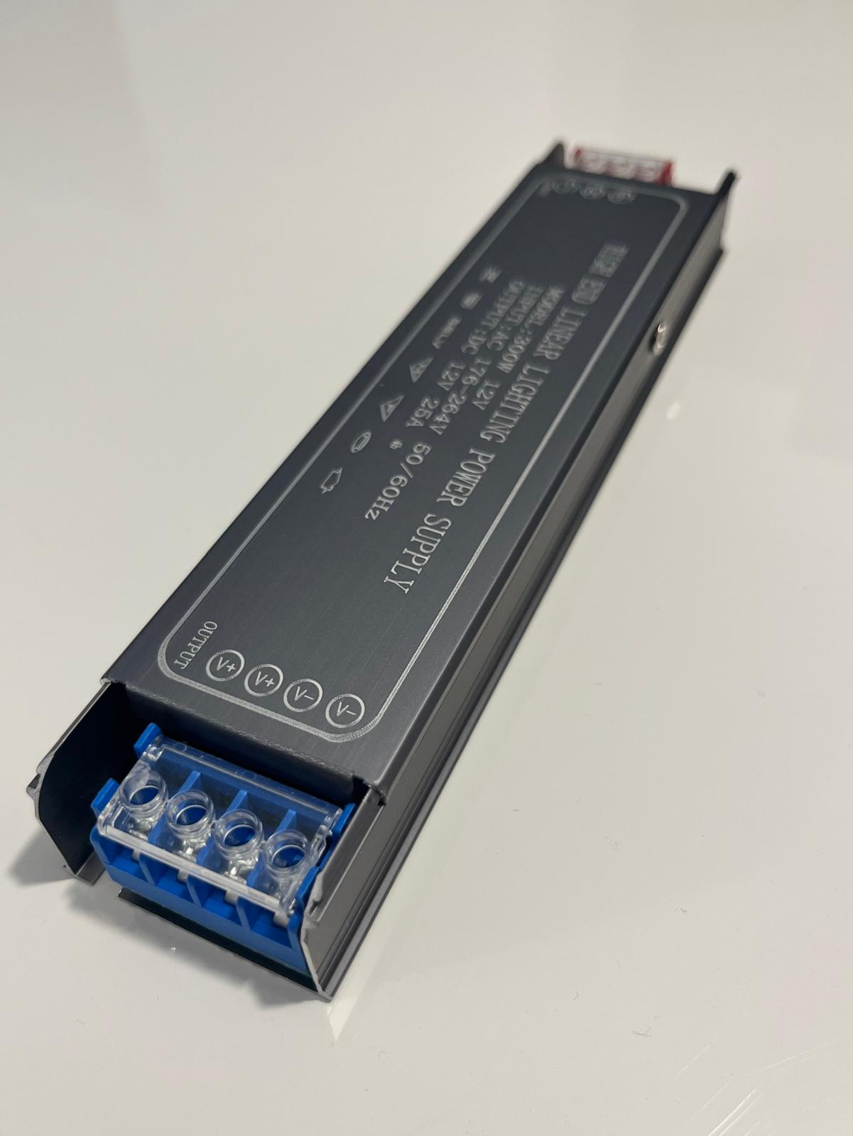 ALIMENTATORE 12 VDC SWITCHING METALLICO 100W-200W-300W-400W