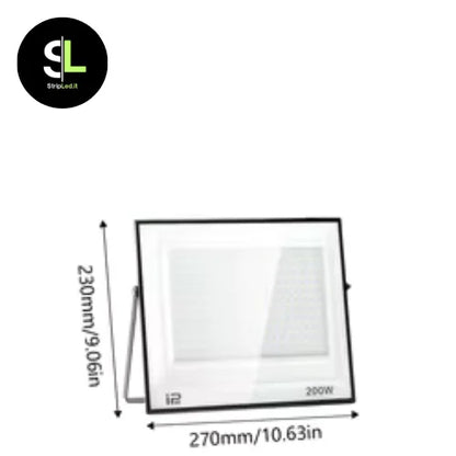 Faro LED 200W con misure 270x230 millimetri su sfondo bianco e logo StripLed.it