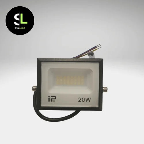 Faro LED 20W con corpo nero, vista laterale e icone di impermeabilità e alimentazione 220V su sfondo bianco e logo StripLed.it
