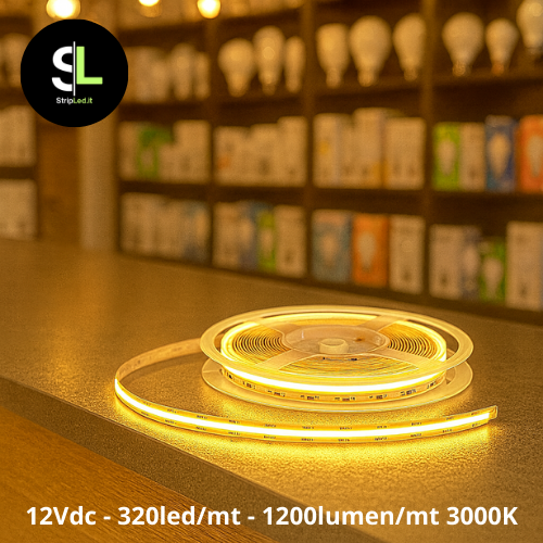 Dettaglio della striscia LED COB 12V bianco caldo 3000K con luce continua e omogenea.