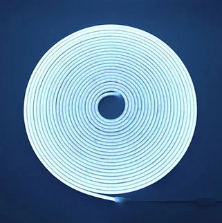 Striscia LED Neon Flex 12V bianco freddo su sfondo scuro