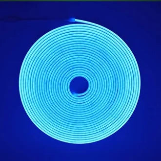 Striscia LED Neon Flex 12V blu brillante su sfondo scuro